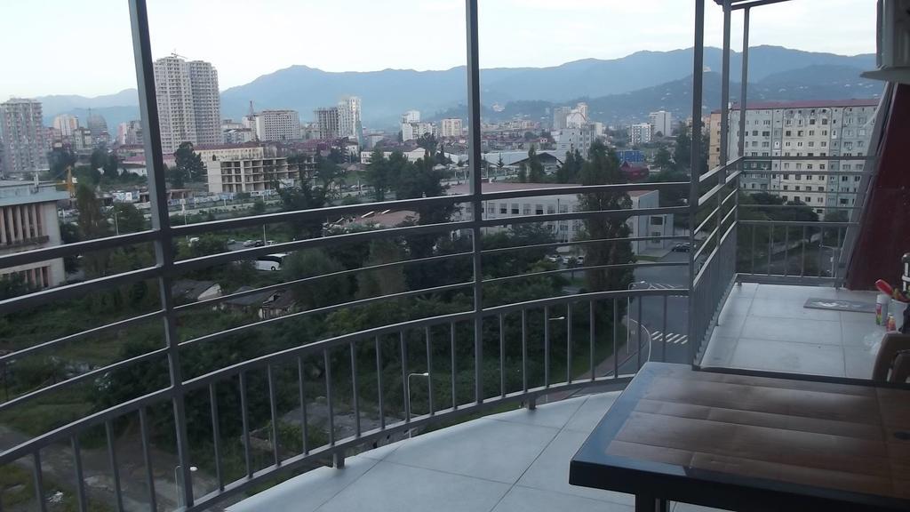Big Flat In Batumi Lejlighed Eksteriør billede