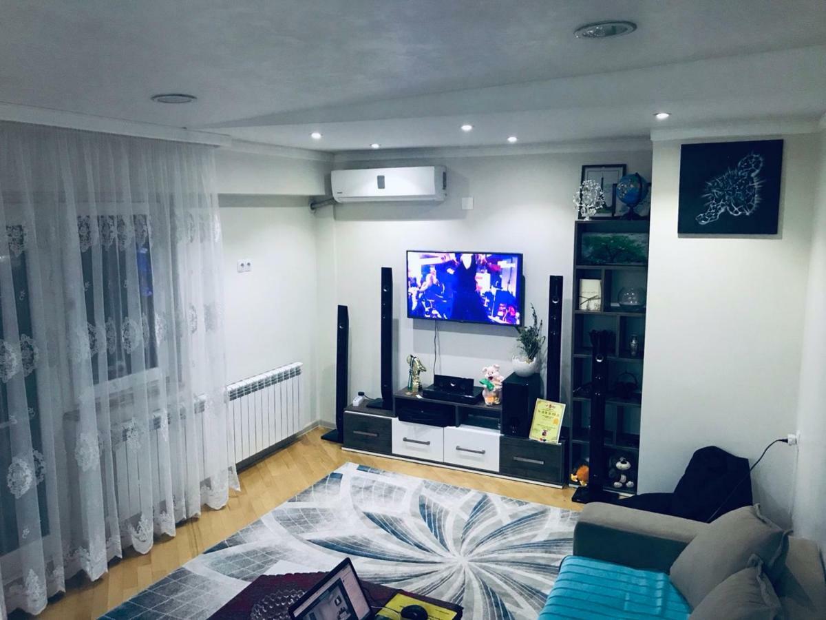Big Flat In Batumi Lejlighed Eksteriør billede